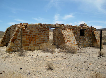 El Mármol-onyx schoolhouse Baja